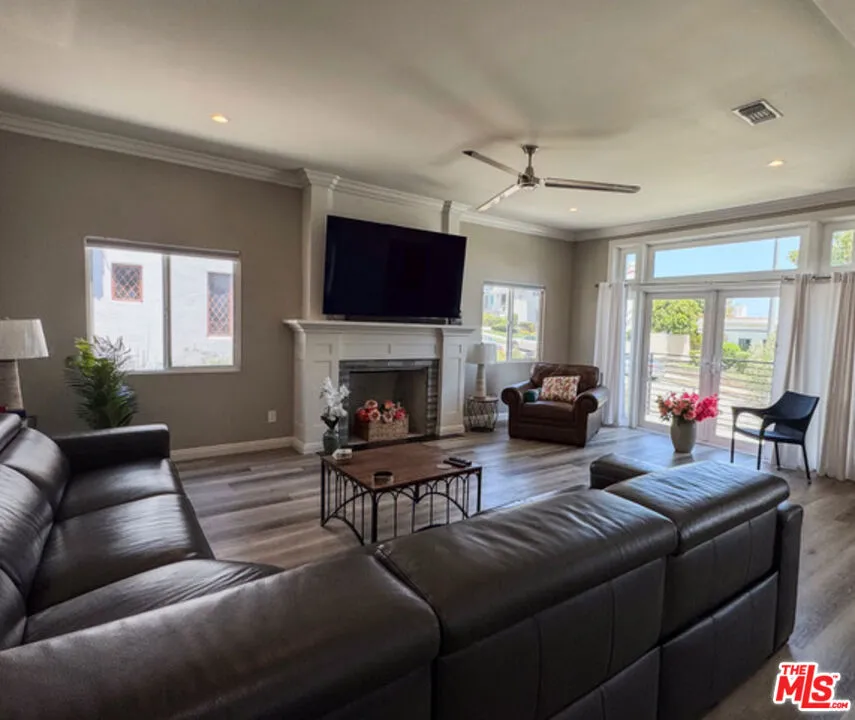 205 Quincy Avenue Long Beach, CA 90803