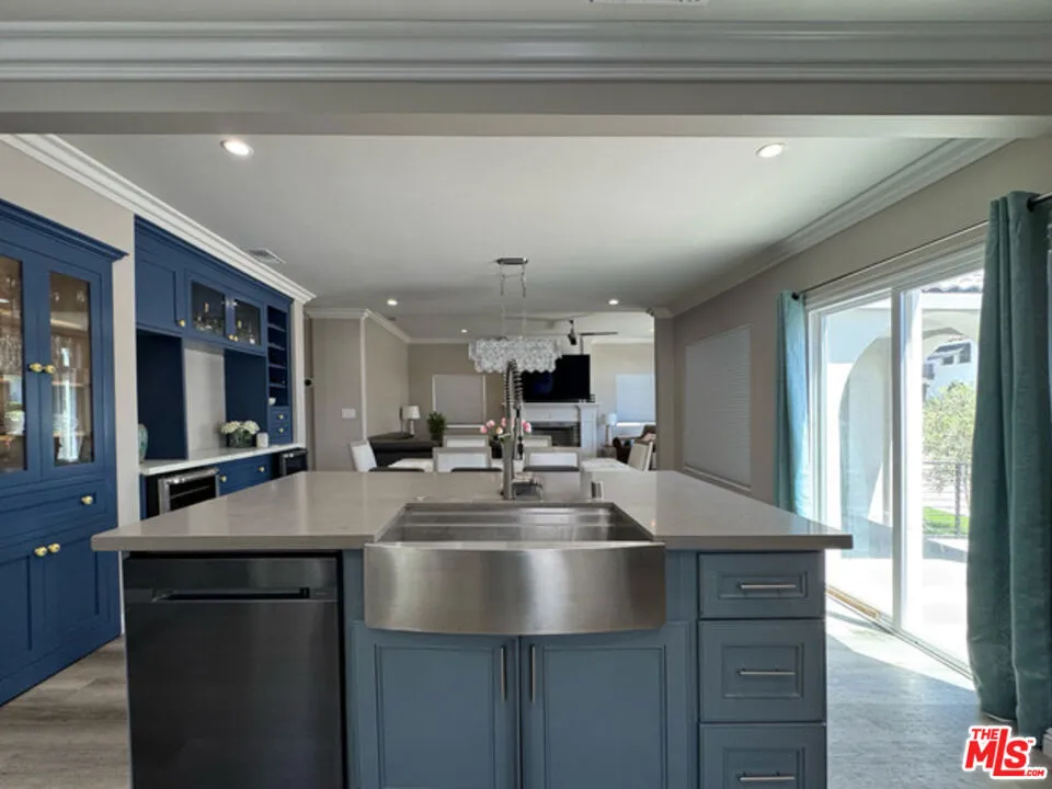 205 Quincy Avenue Long Beach, CA 90803