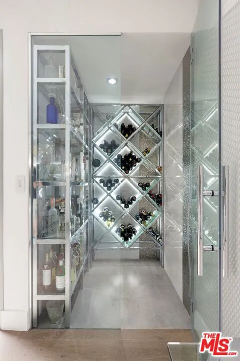 9305 Burton Way #A Beverly Hills, CA 90210