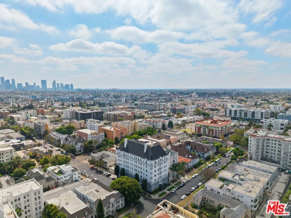 906 S Serrano Avenue #401 Los Angeles, CA 90006