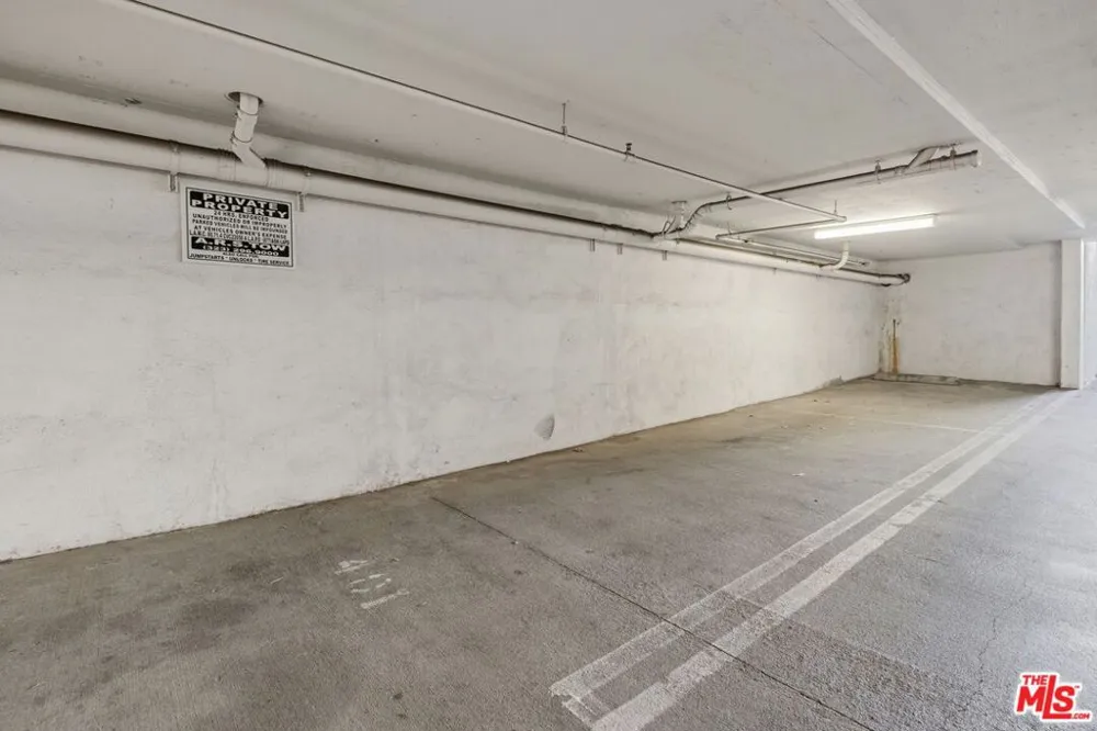 906 S Serrano Avenue #401 Los Angeles, CA 90006