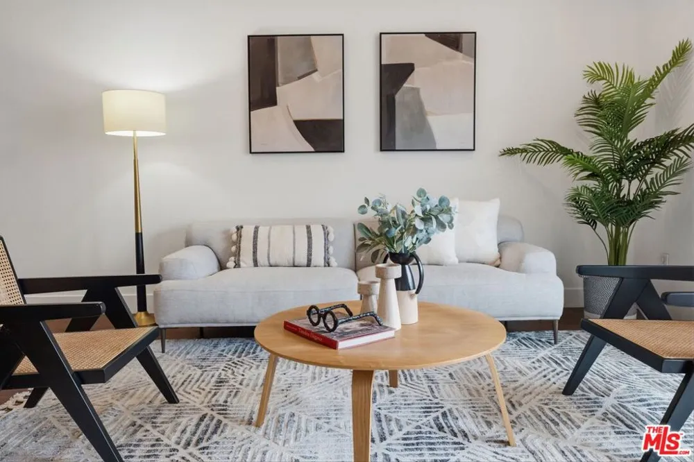 906 S Serrano Avenue #401 Los Angeles, CA 90006