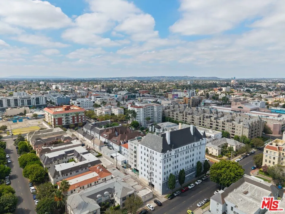 906 S Serrano Avenue #401 Los Angeles, CA 90006