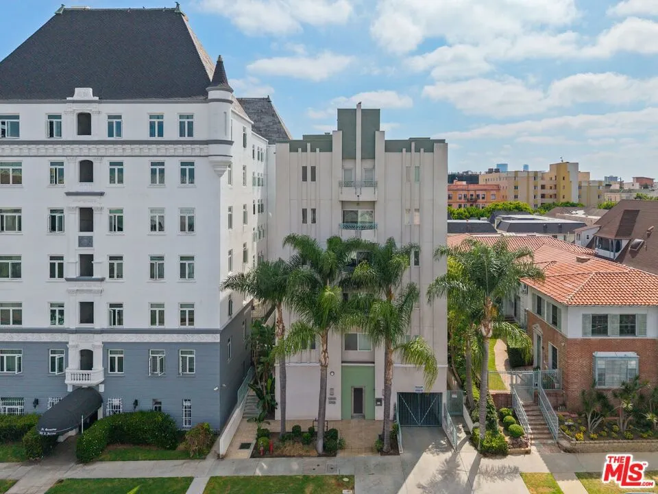 906 S Serrano Avenue #401 Los Angeles, CA 90006