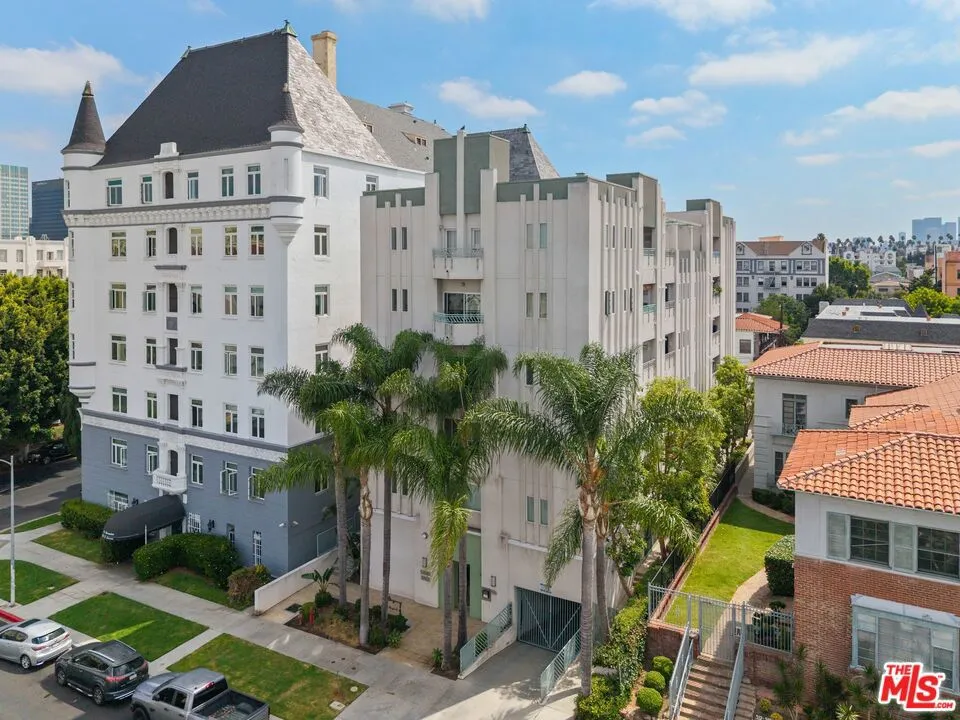 906 S Serrano Avenue #401 Los Angeles, CA 90006