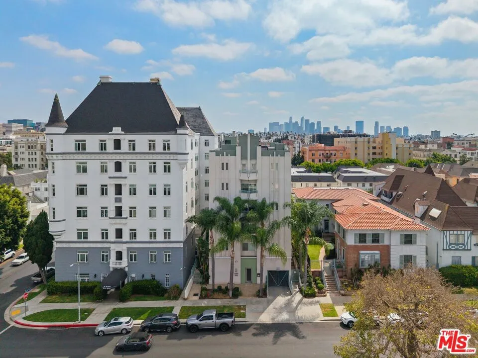 906 S Serrano Avenue #401 Los Angeles, CA 90006