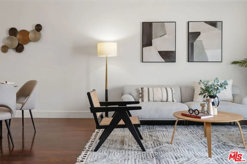906 S Serrano Avenue #401 Los Angeles, CA 90006
