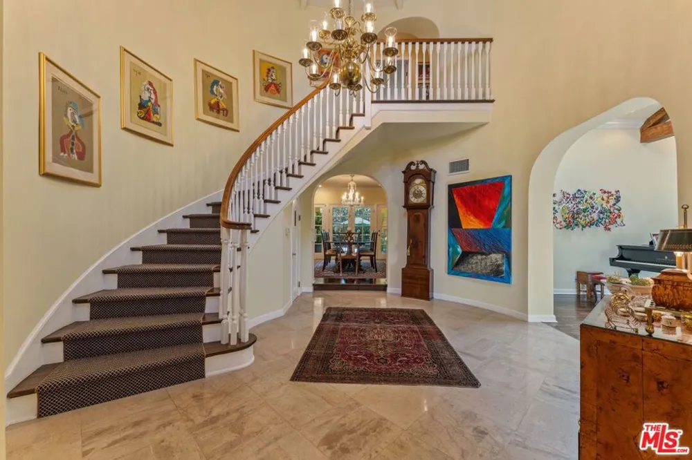 607 Linden Drive Beverly Hills, CA 90210