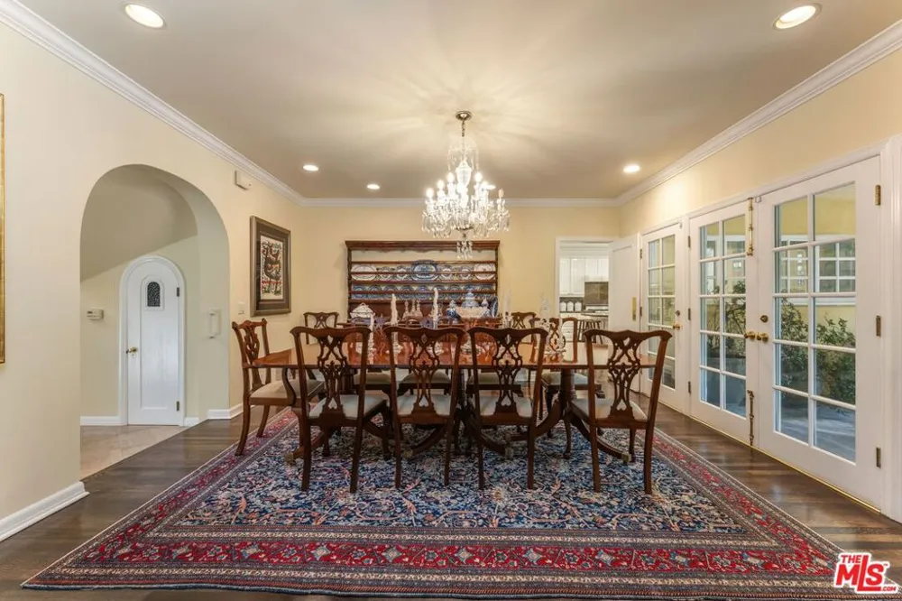 607 Linden Drive Beverly Hills, CA 90210