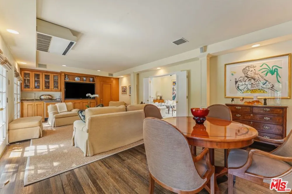 607 Linden Drive Beverly Hills, CA 90210