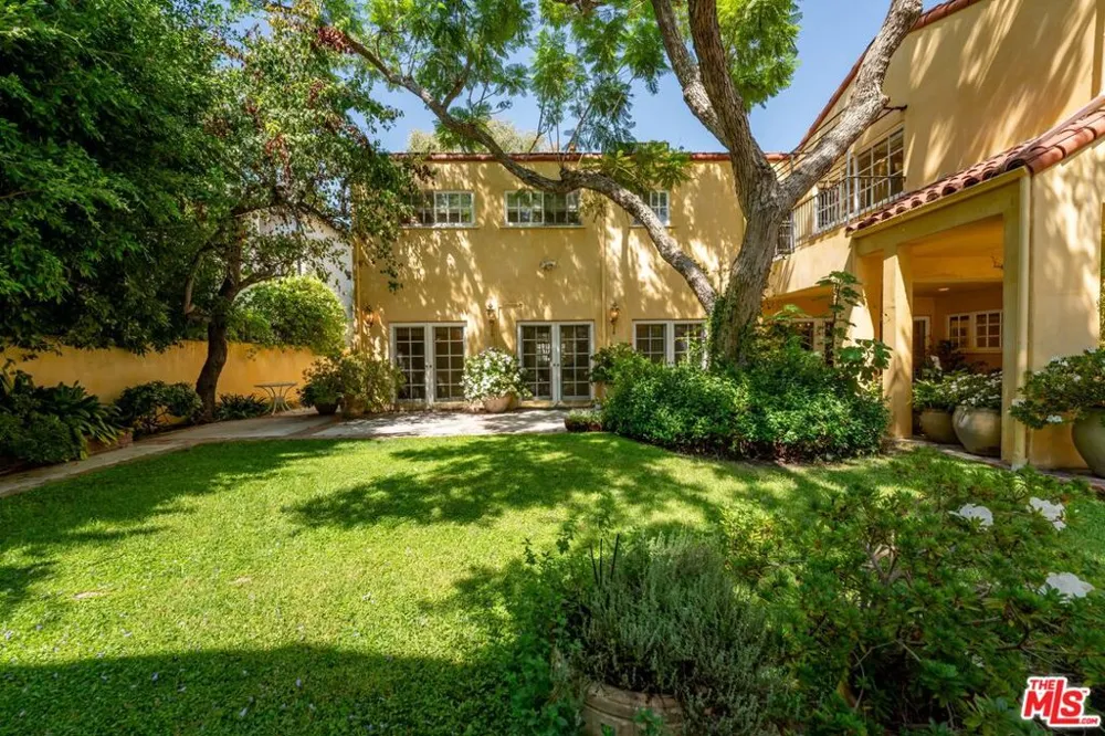 607 Linden Drive Beverly Hills, CA 90210