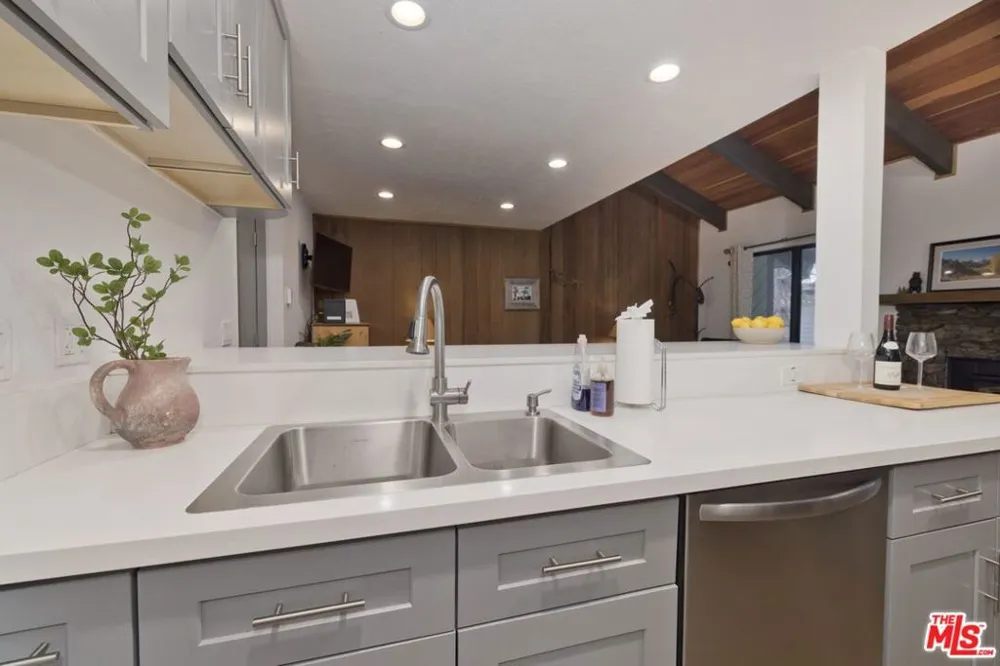 2113 Meridian Boulevard #148 Mammoth Lakes, CA 93546