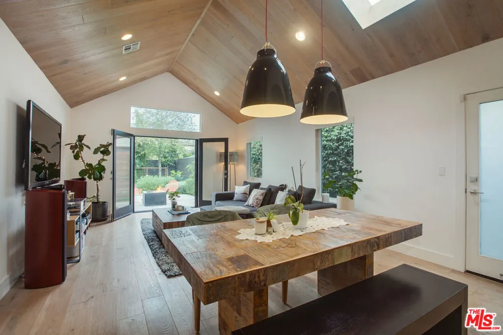 663 San Juan Avenue Los Angeles, CA 90291