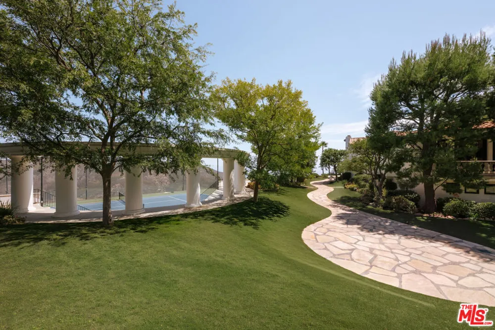 10502 Yellow Hill Road Malibu, CA 90265