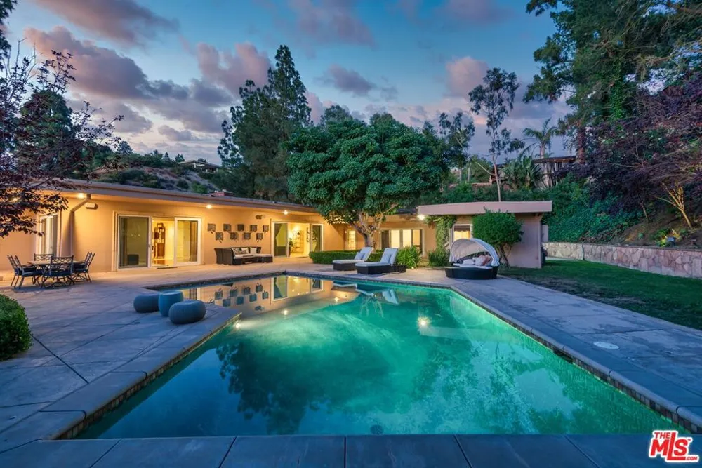 1915 Loma Vista Drive Beverly Hills, CA 90210