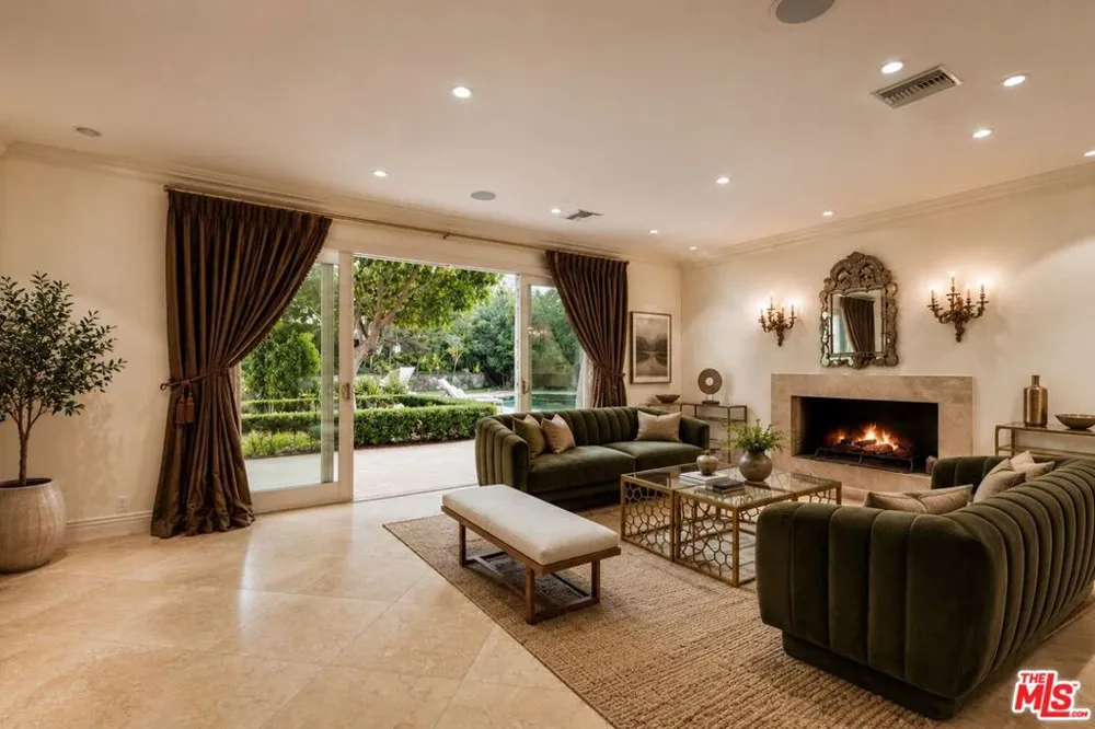 1915 Loma Vista Drive Beverly Hills, CA 90210