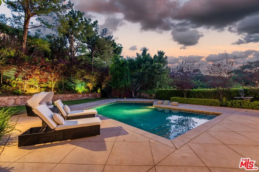1915 Loma Vista Drive Beverly Hills, CA 90210