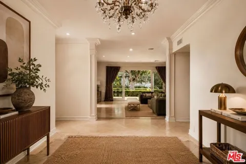 1915 Loma Vista Drive
