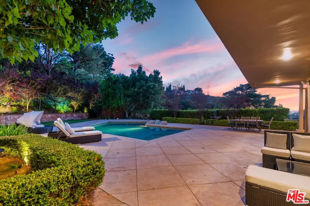 1915 Loma Vista Drive Beverly Hills, CA 90210