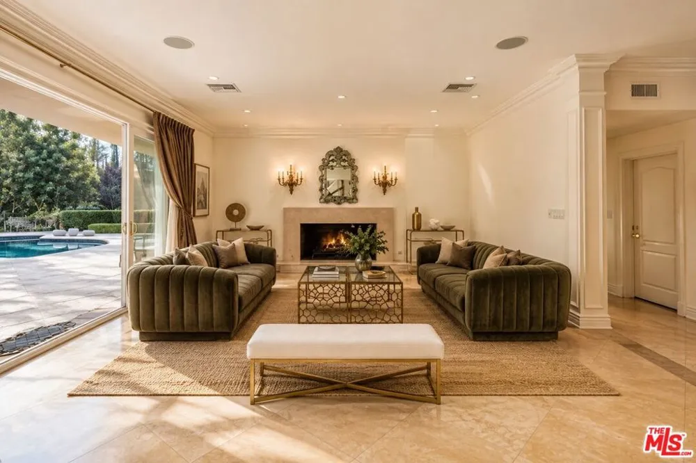 1915 Loma Vista Drive Beverly Hills, CA 90210