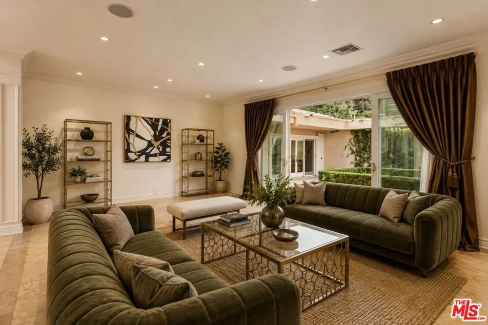 1915 Loma Vista Drive Beverly Hills, CA 90210