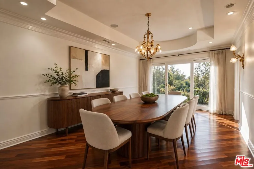 1915 Loma Vista Drive Beverly Hills, CA 90210