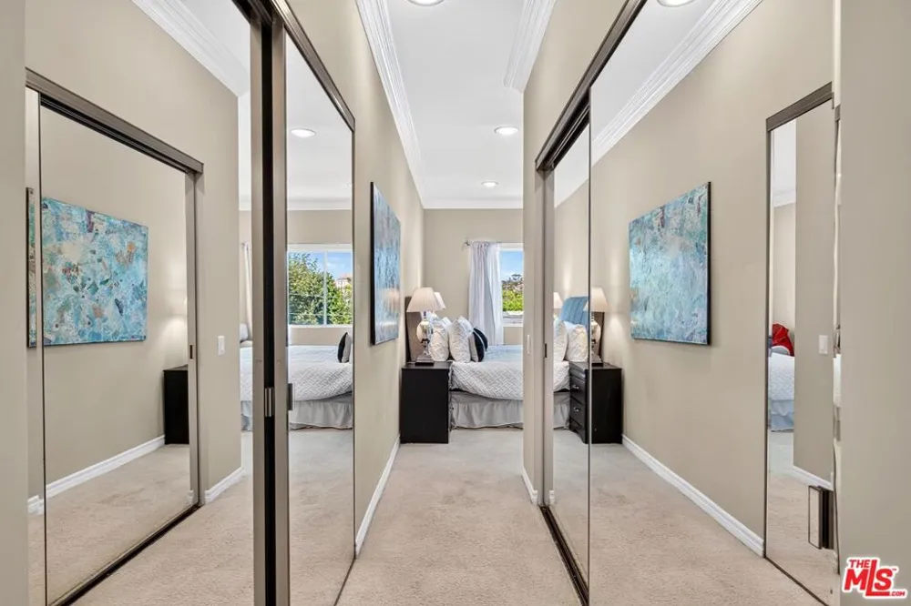 612 S Barrington Avenue #417 Los Angeles, CA 90049