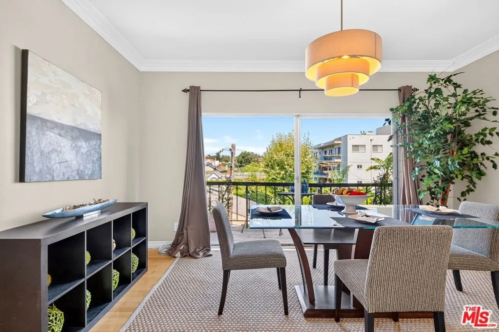 612 S Barrington Avenue #417 Los Angeles, CA 90049