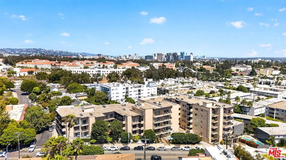 612 S Barrington Avenue #417 Los Angeles, CA 90049