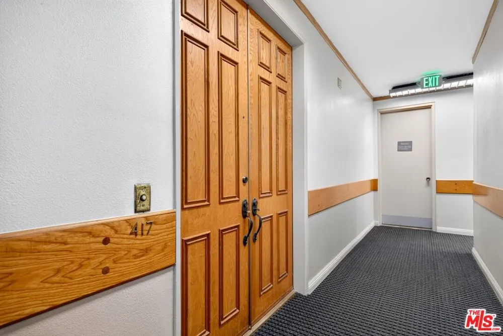 612 S Barrington Avenue #417 Los Angeles, CA 90049