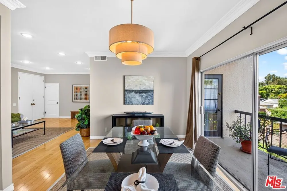 612 S Barrington Avenue #417 Los Angeles, CA 90049