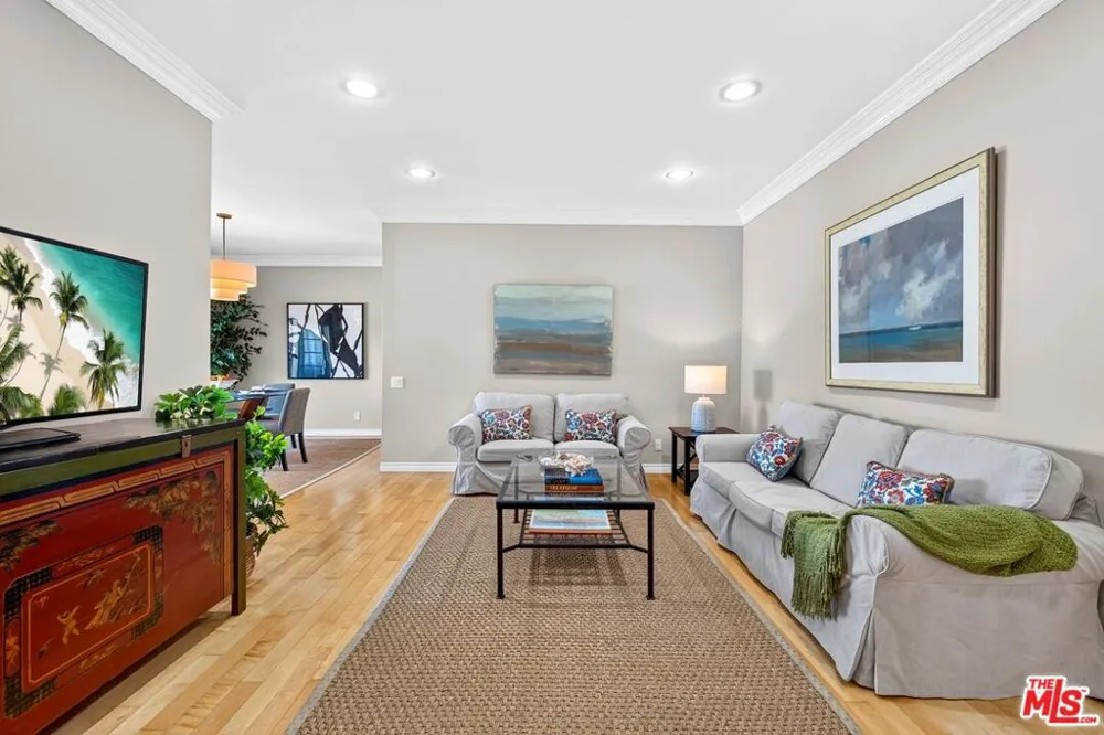 612 S Barrington Avenue #417 Los Angeles, CA 90049
