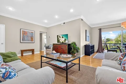 612 S Barrington Avenue #417