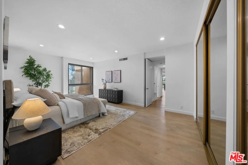 4477 Wilshire Boulevard #308 Los Angeles, CA 90010