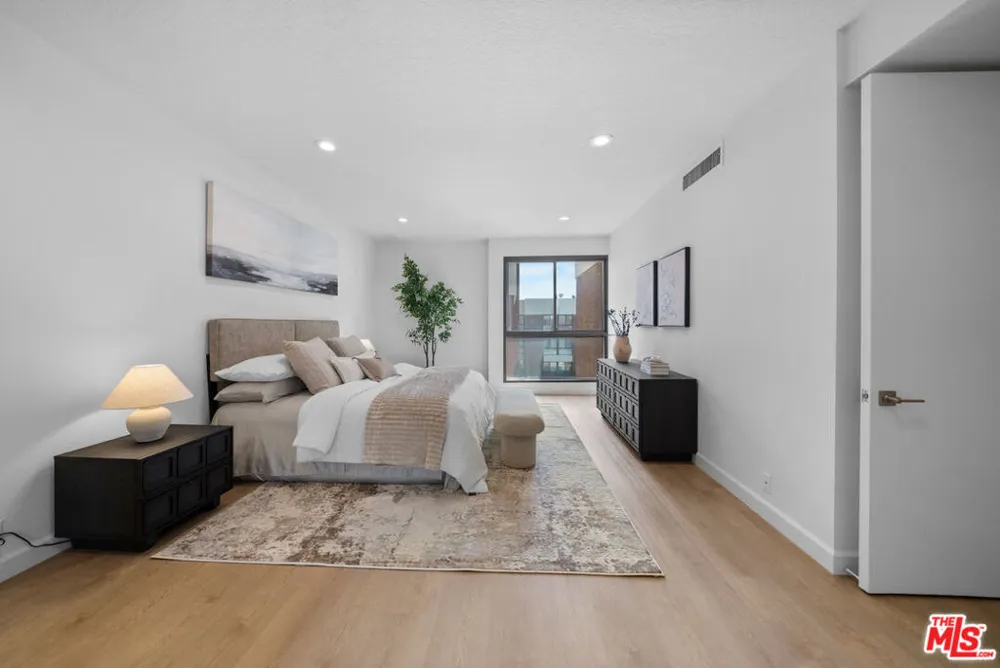 4477 Wilshire Boulevard #308 Los Angeles, CA 90010