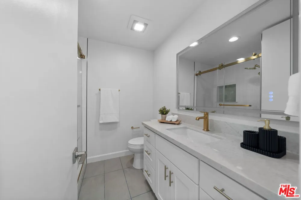 4477 Wilshire Boulevard #308 Los Angeles, CA 90010