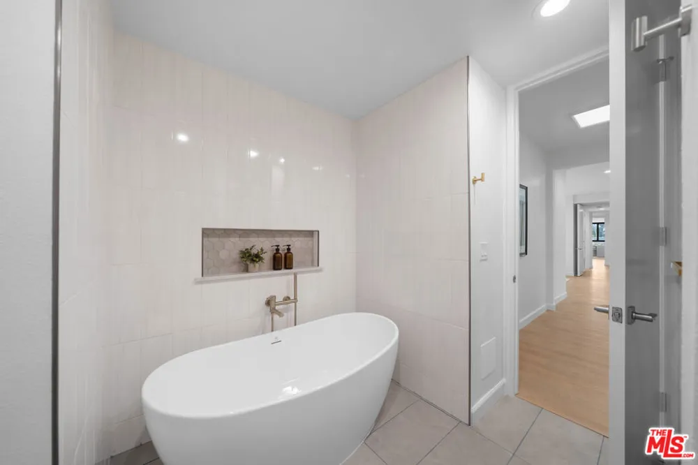4477 Wilshire Boulevard #308 Los Angeles, CA 90010