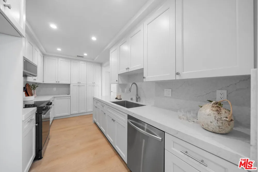 4477 Wilshire Boulevard #308 Los Angeles, CA 90010
