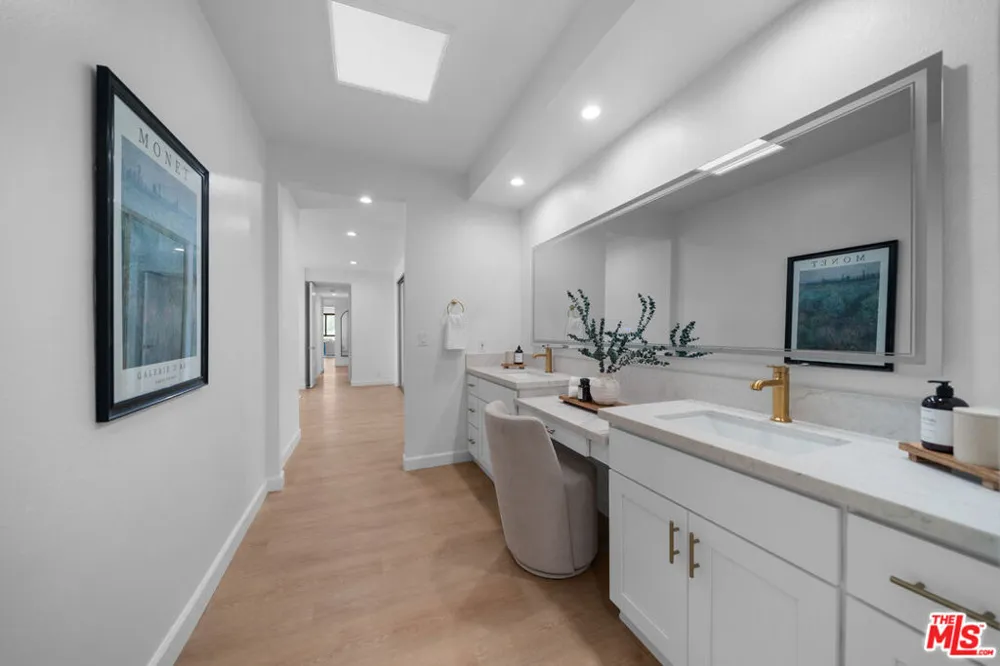 4477 Wilshire Boulevard #308 Los Angeles, CA 90010