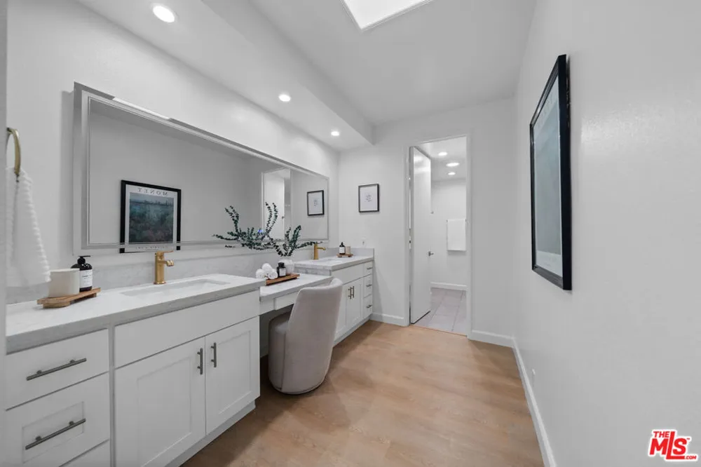 4477 Wilshire Boulevard #308 Los Angeles, CA 90010