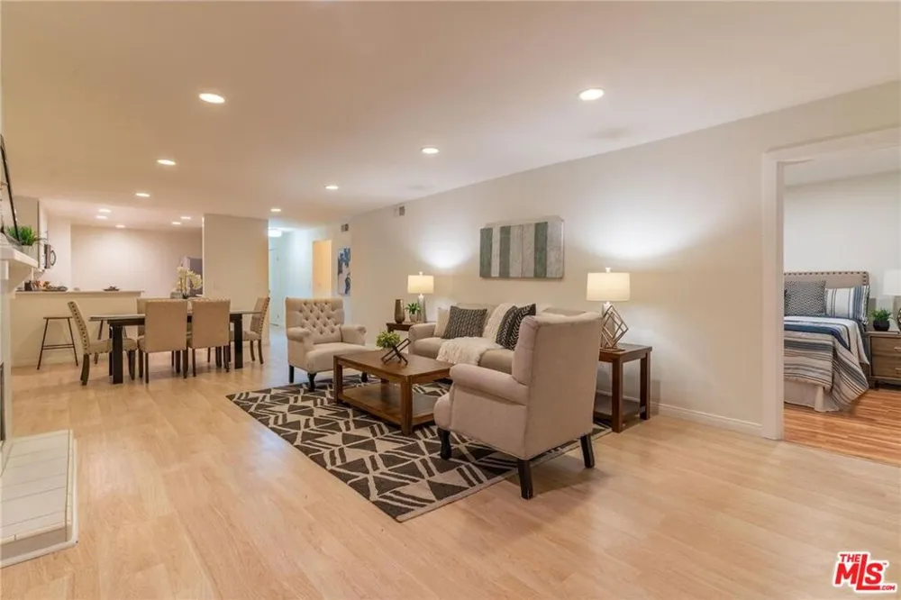 1940 Highland Avenue #42 Los Angeles, CA 90068