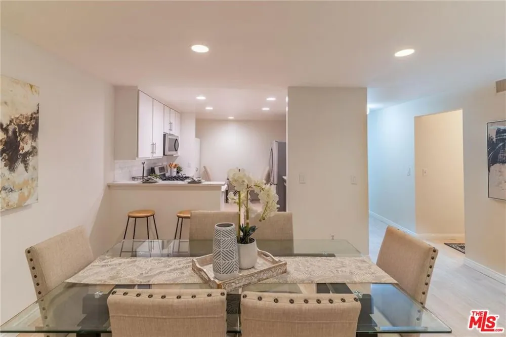1940 Highland Avenue #42 Los Angeles, CA 90068