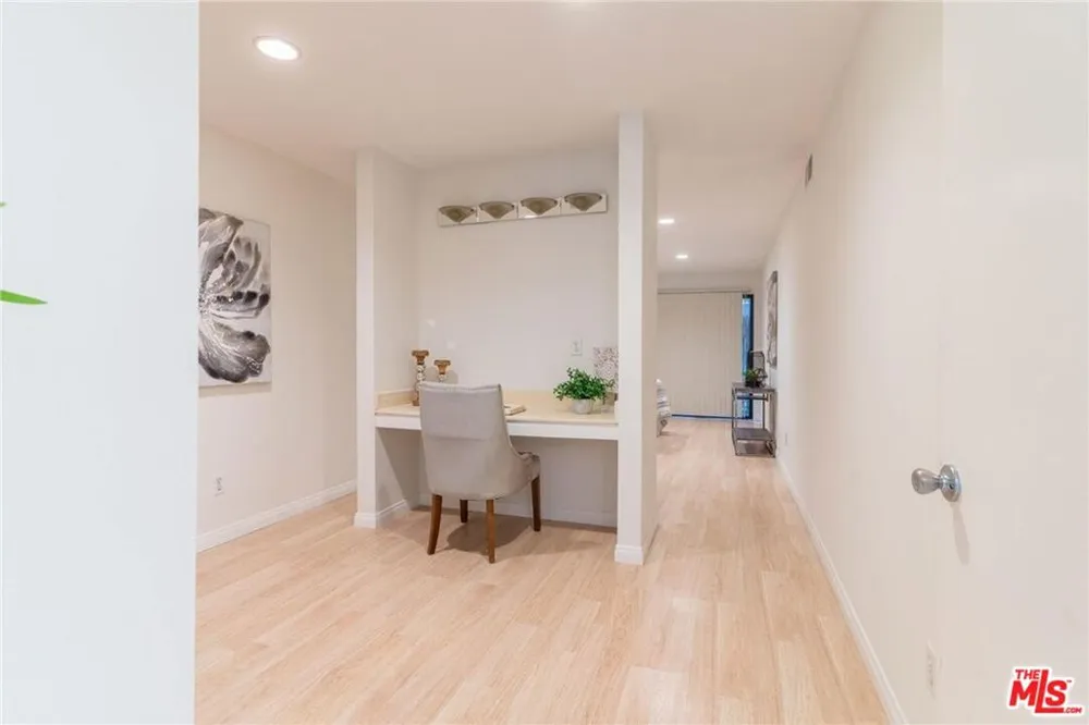 1940 Highland Avenue #42 Los Angeles, CA 90068