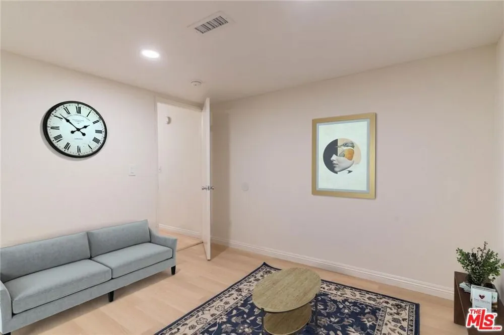 1940 Highland Avenue #42 Los Angeles, CA 90068