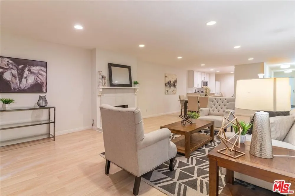 1940 Highland Avenue #42 Los Angeles, CA 90068