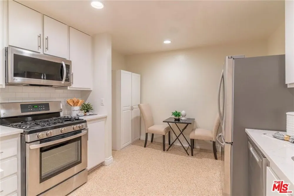 1940 Highland Avenue #42 Los Angeles, CA 90068