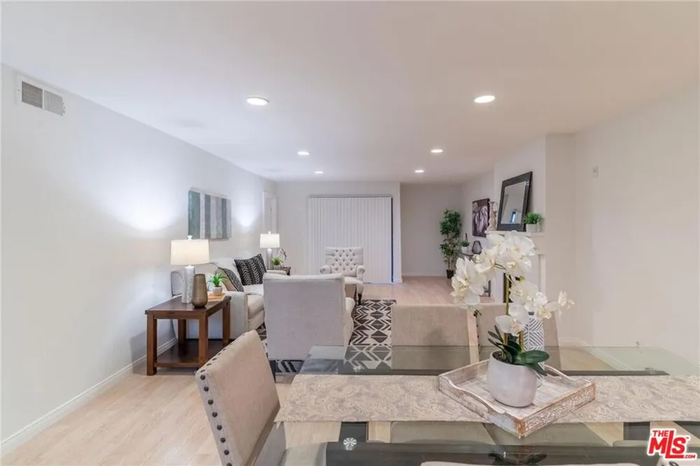 1940 Highland Avenue #42 Los Angeles, CA 90068