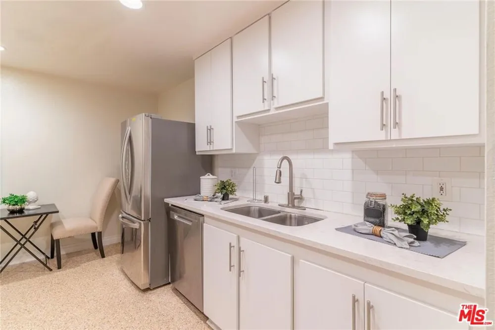 1940 Highland Avenue #42 Los Angeles, CA 90068