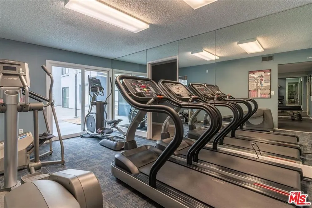 1940 Highland Avenue #42 Los Angeles, CA 90068