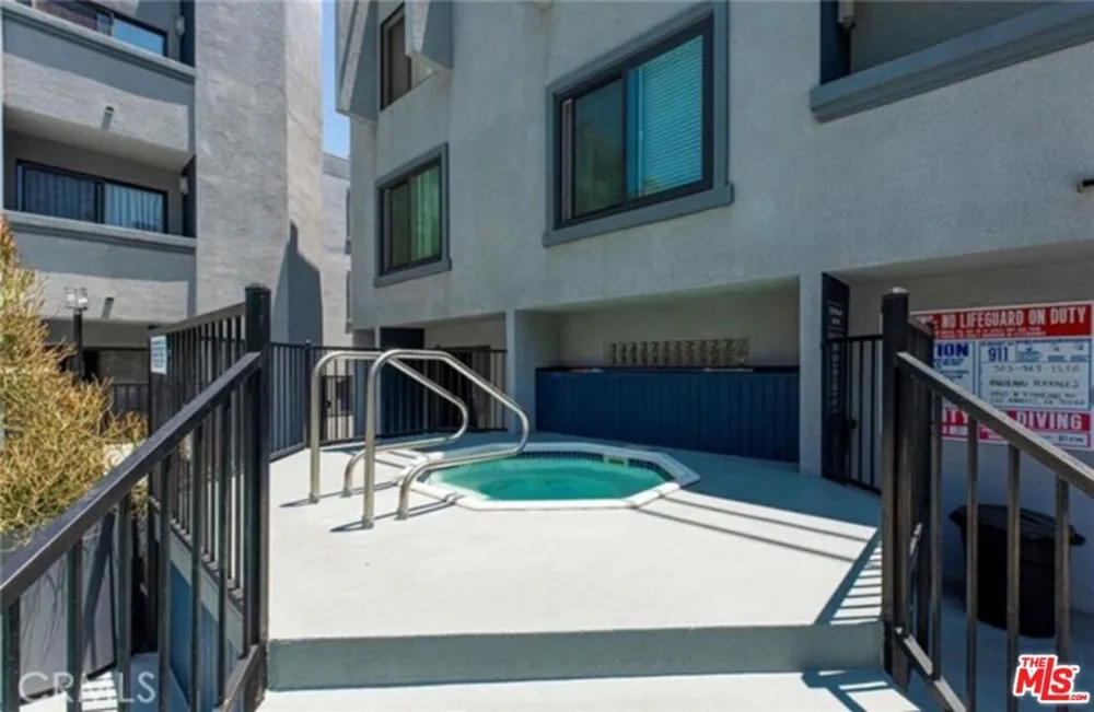 1940 Highland Avenue #42 Los Angeles, CA 90068